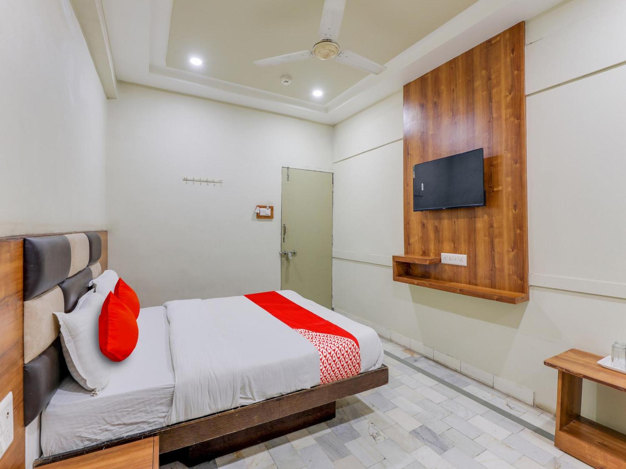 Hotel O Asopalav Naroda Buitenkant foto