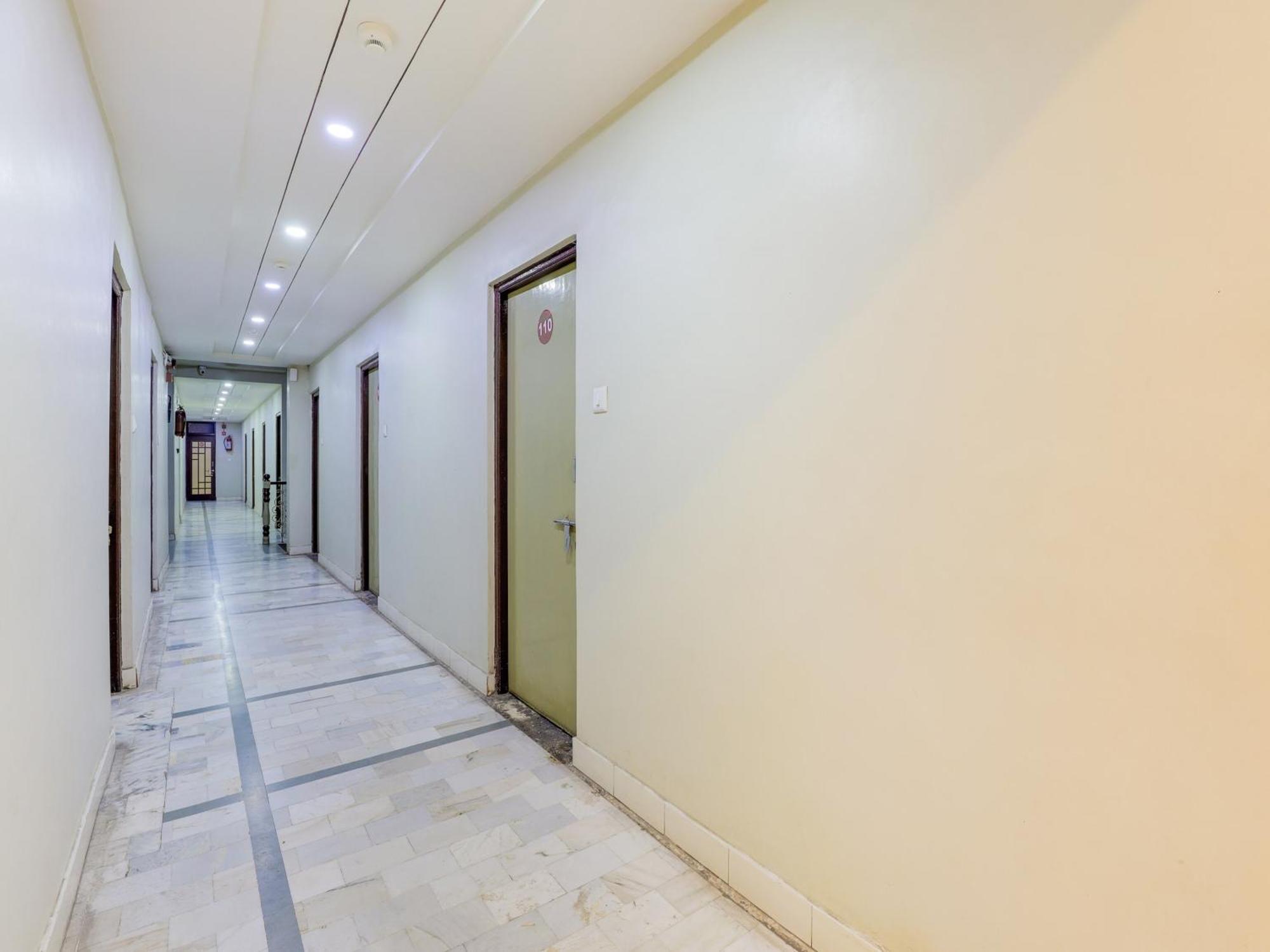 Hotel O Asopalav Naroda Buitenkant foto