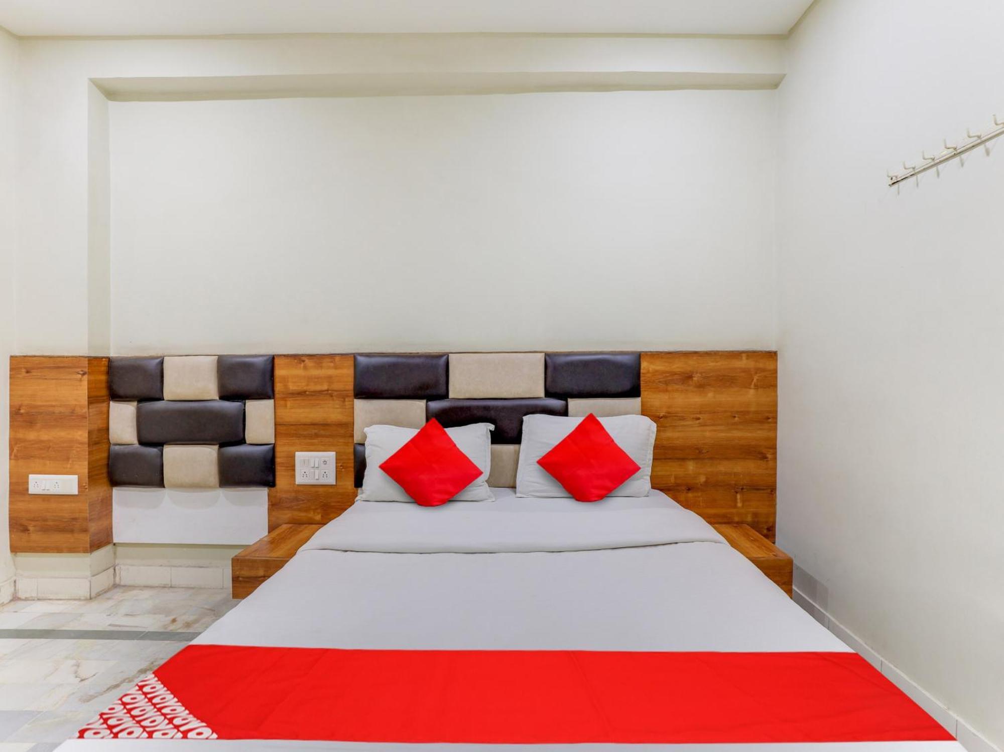 Hotel O Asopalav Naroda Buitenkant foto
